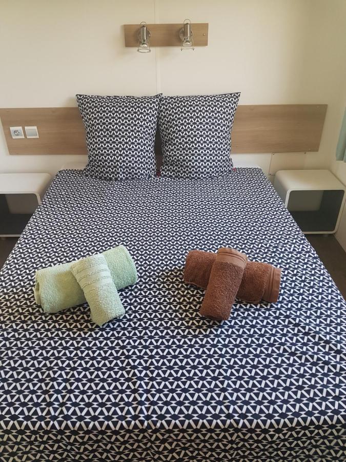 Frejus Tout Confort, Climatisation,Linge De Lit Et De Toilette, Coffre Fort, Ventilations Au Plafond Chambres Et Wifi Possible Ngoại thất bức ảnh