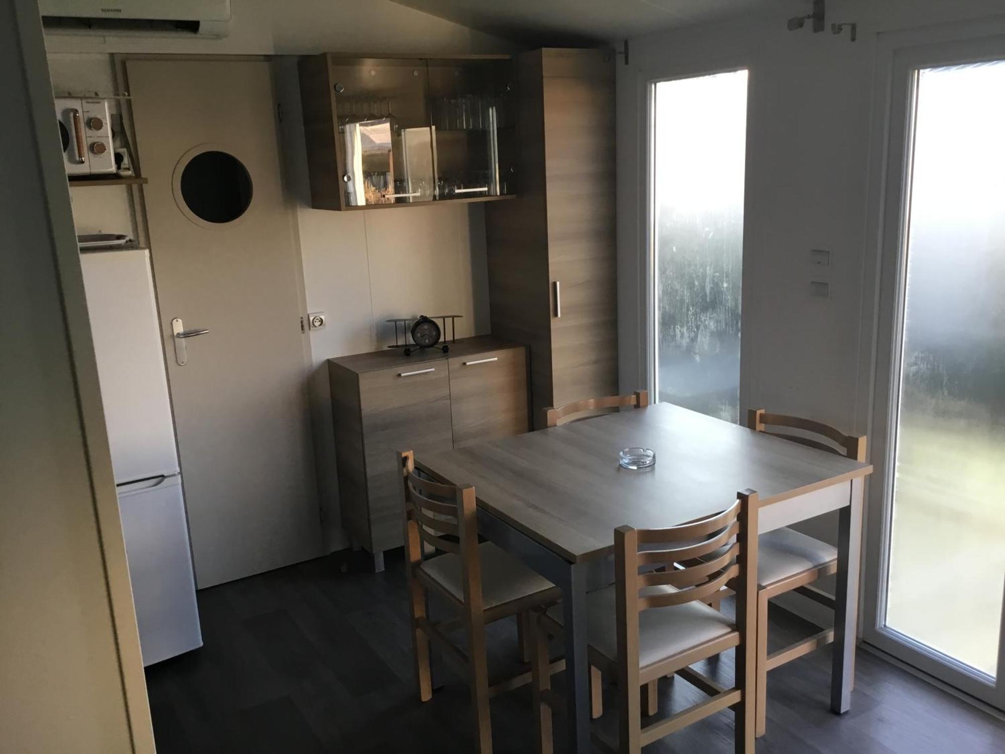 Frejus Tout Confort, Climatisation,Linge De Lit Et De Toilette, Coffre Fort, Ventilations Au Plafond Chambres Et Wifi Possible Ngoại thất bức ảnh