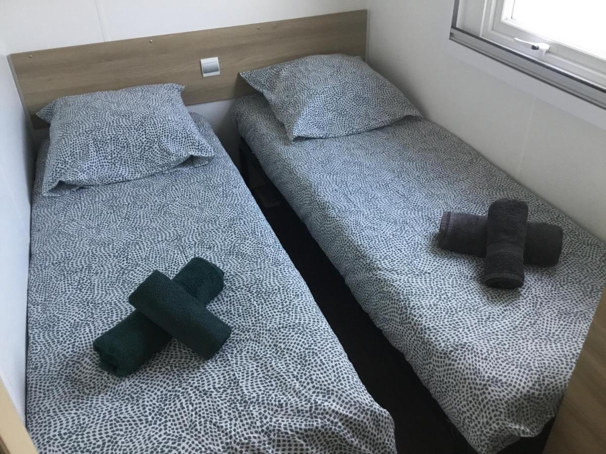 Frejus Tout Confort, Climatisation,Linge De Lit Et De Toilette, Coffre Fort, Ventilations Au Plafond Chambres Et Wifi Possible Ngoại thất bức ảnh