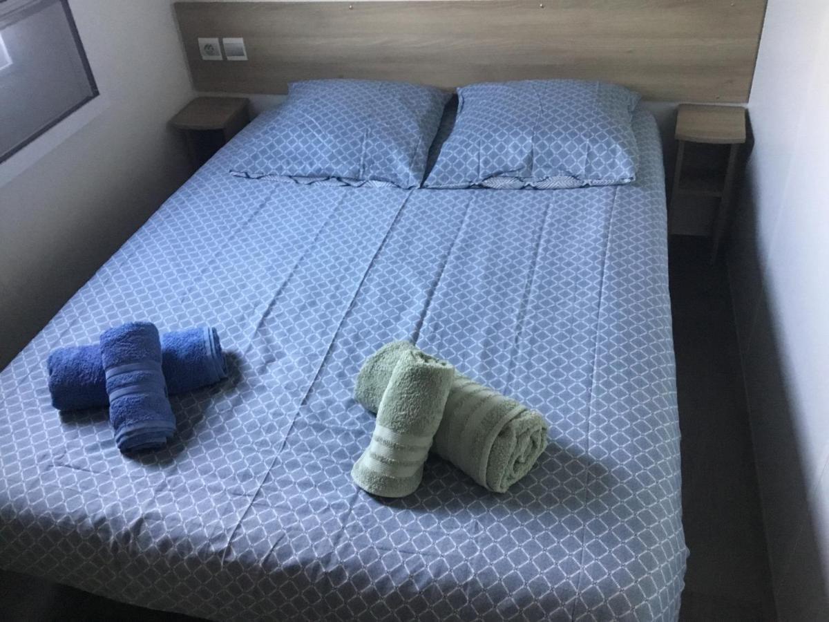 Frejus Tout Confort, Climatisation,Linge De Lit Et De Toilette, Coffre Fort, Ventilations Au Plafond Chambres Et Wifi Possible Ngoại thất bức ảnh