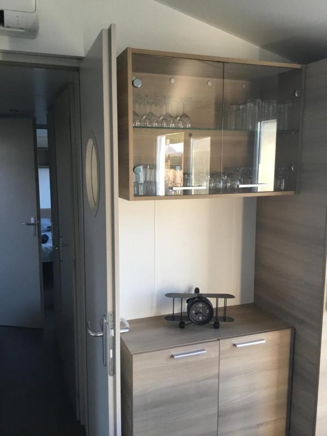 Frejus Tout Confort, Climatisation,Linge De Lit Et De Toilette, Coffre Fort, Ventilations Au Plafond Chambres Et Wifi Possible Ngoại thất bức ảnh